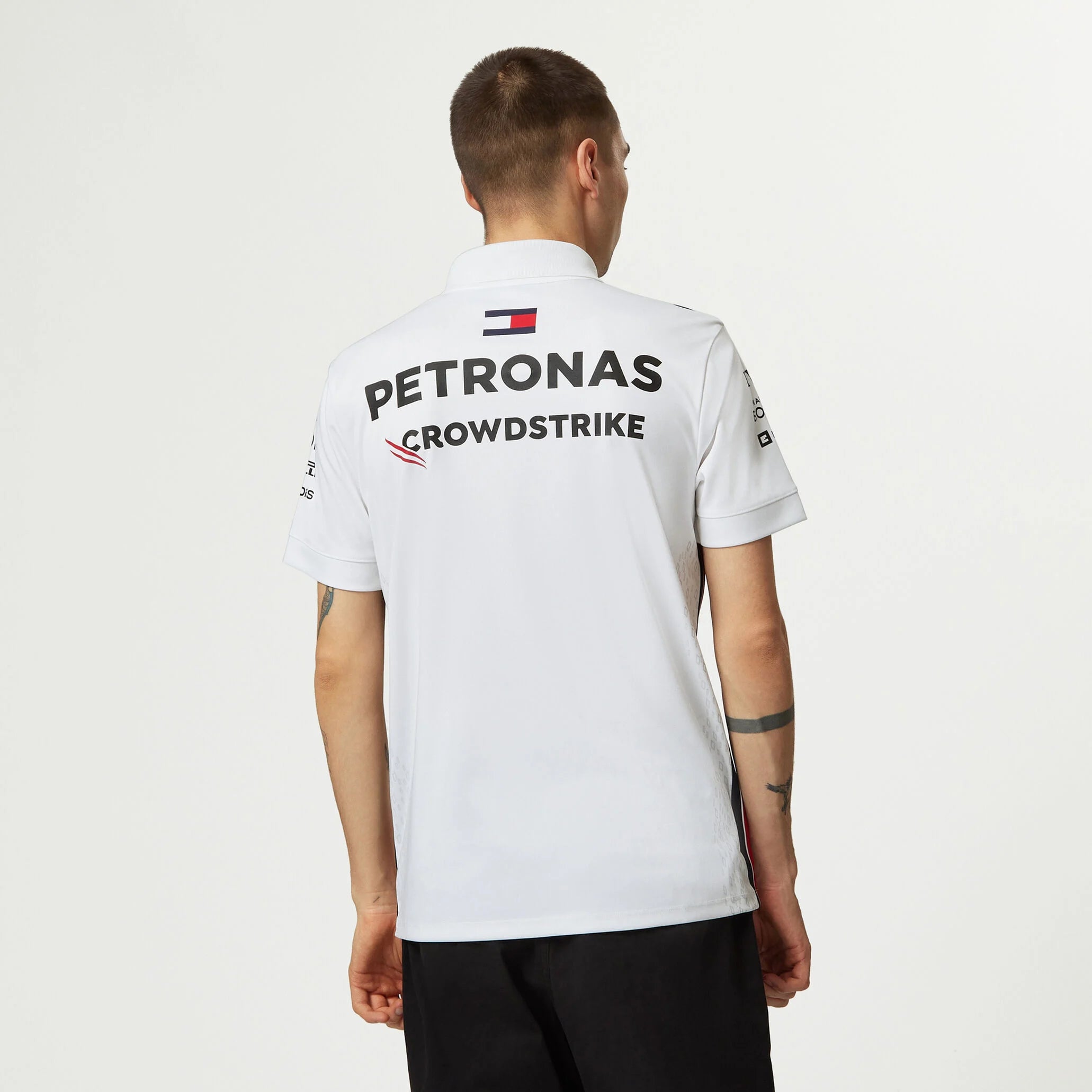 Tommy Hifliger Polo d'équipe Mercedes-AMG F1 blanc
