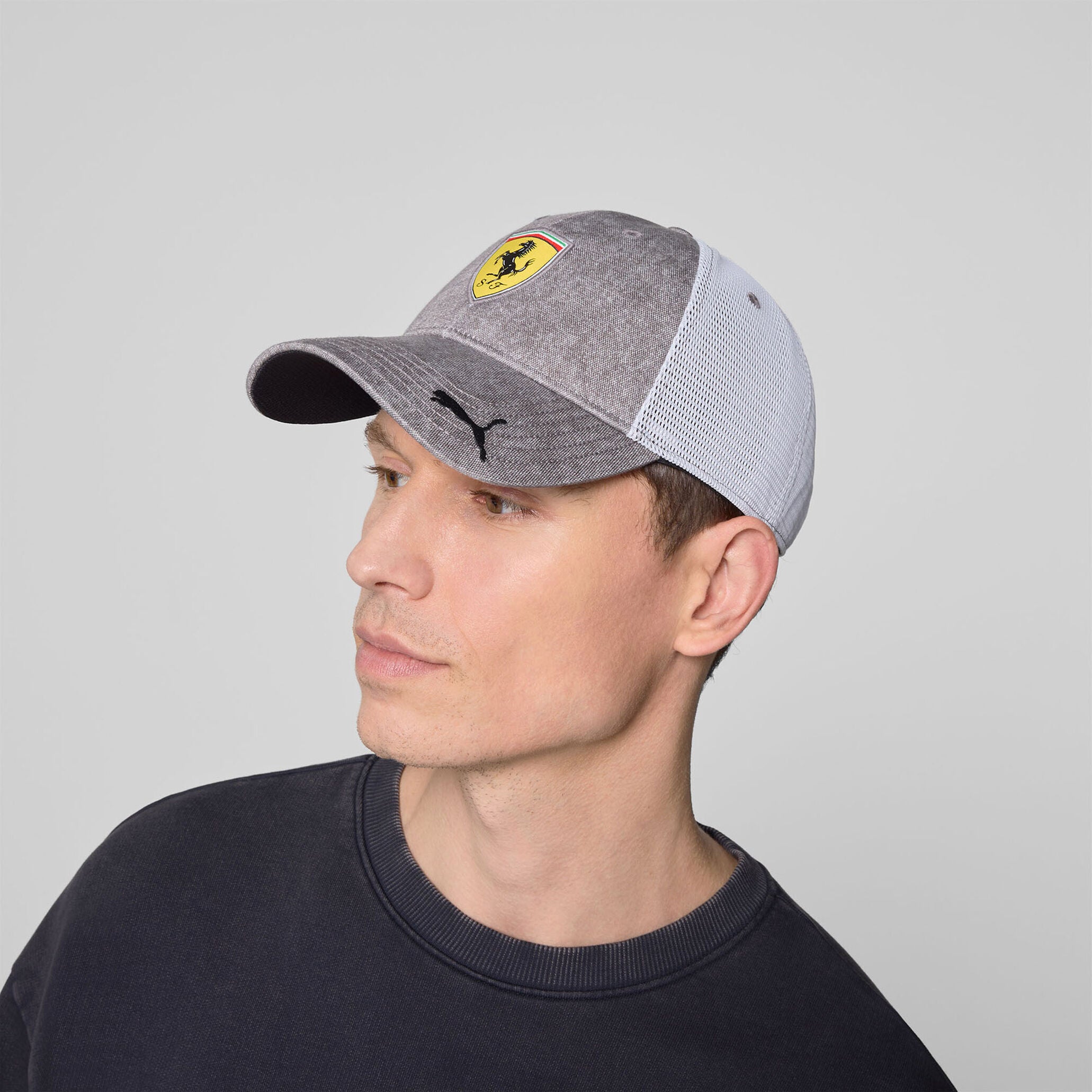 PUMA Casquette Trucker Gris Aube Scuderia Ferrari